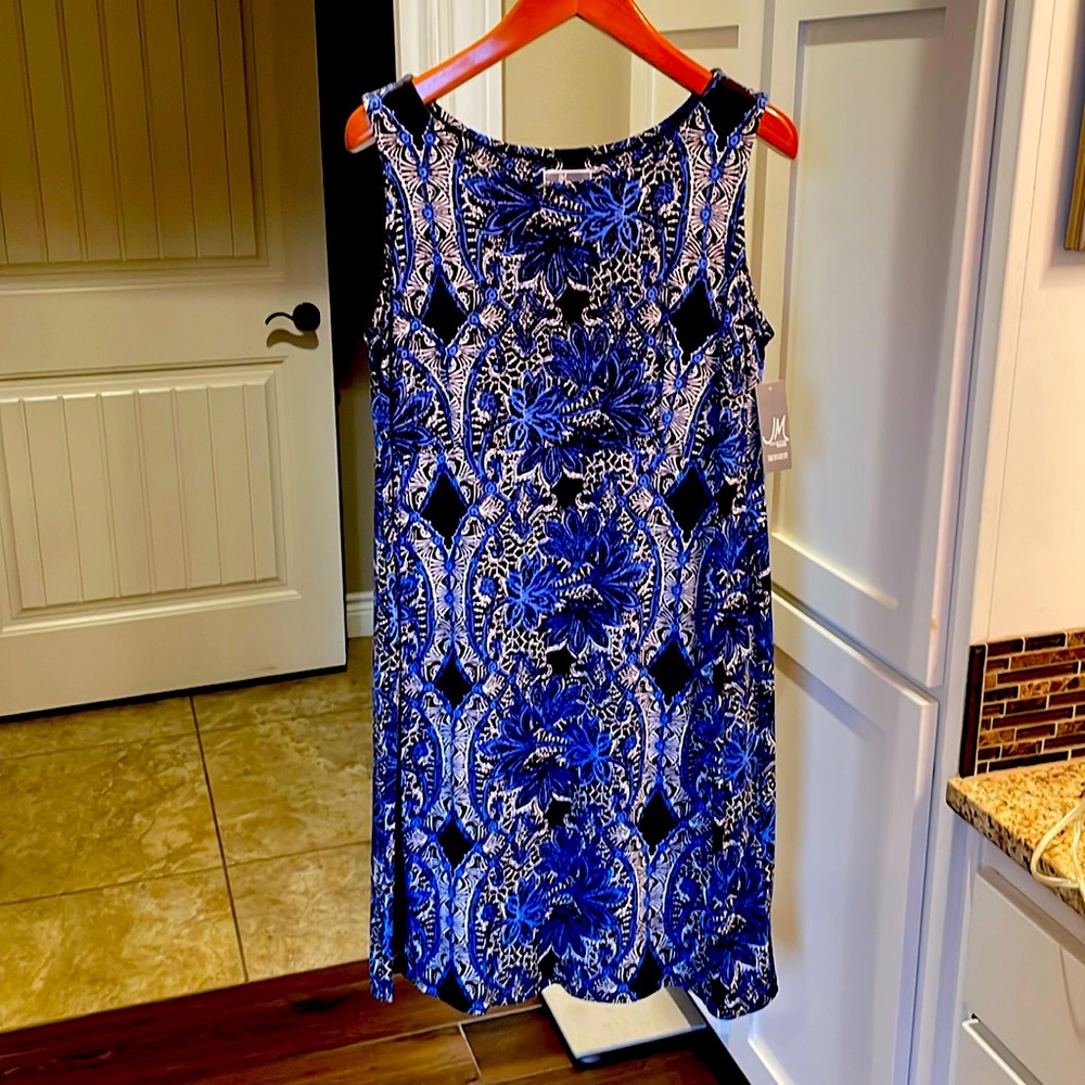 Sleeveless dress